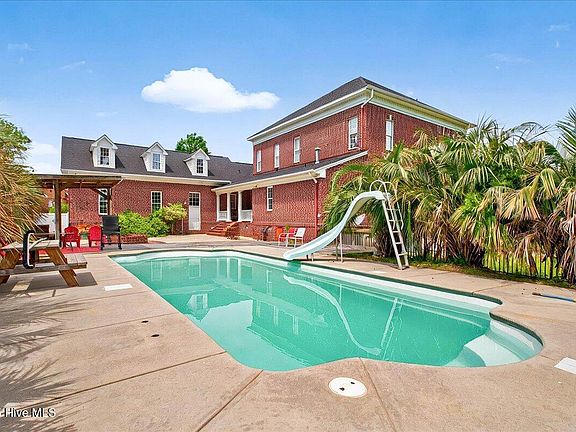 2nd image of 418 Timber Cove Drive