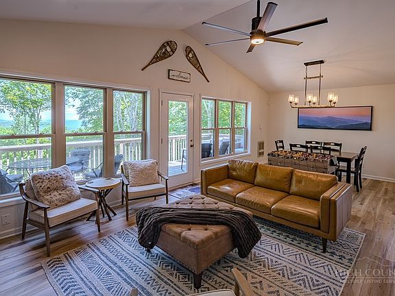 4th image of 128 Wild Daisy Lane