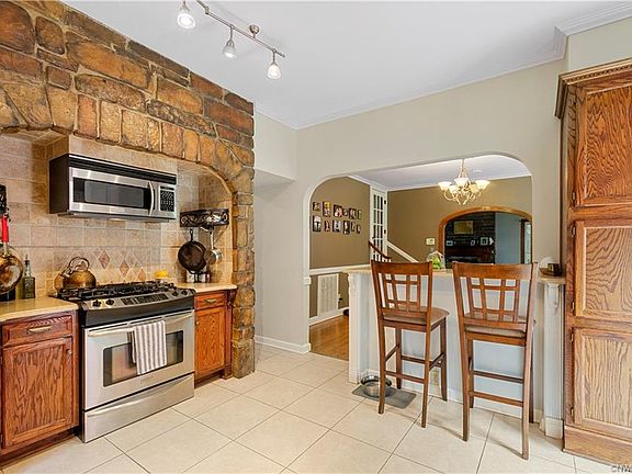 2nd image of 3833 Creswell Ave
