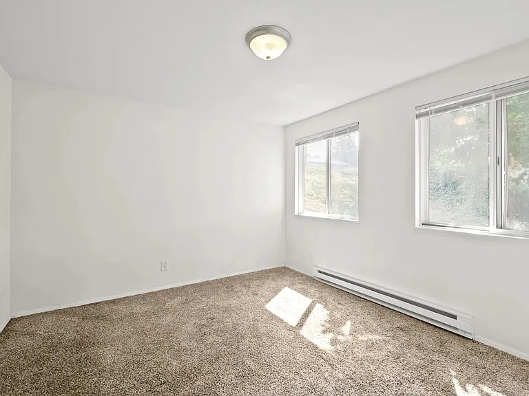 Park Ridge Apartments — Photo 81