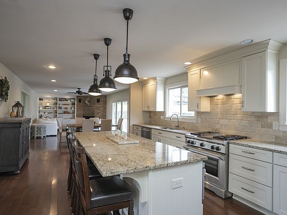 2nd image of 336A Ewing Dr