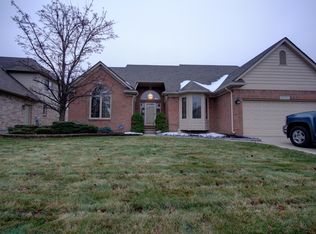 47040 Malburg Way Dr, Macomb, MI 48044