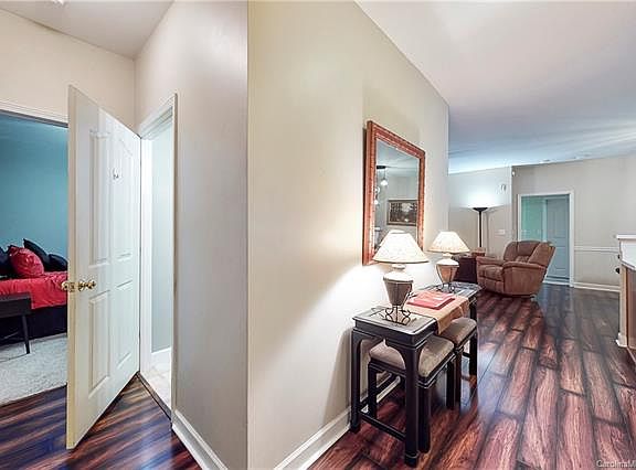 4th image of 9936 Hyde Glen Ct