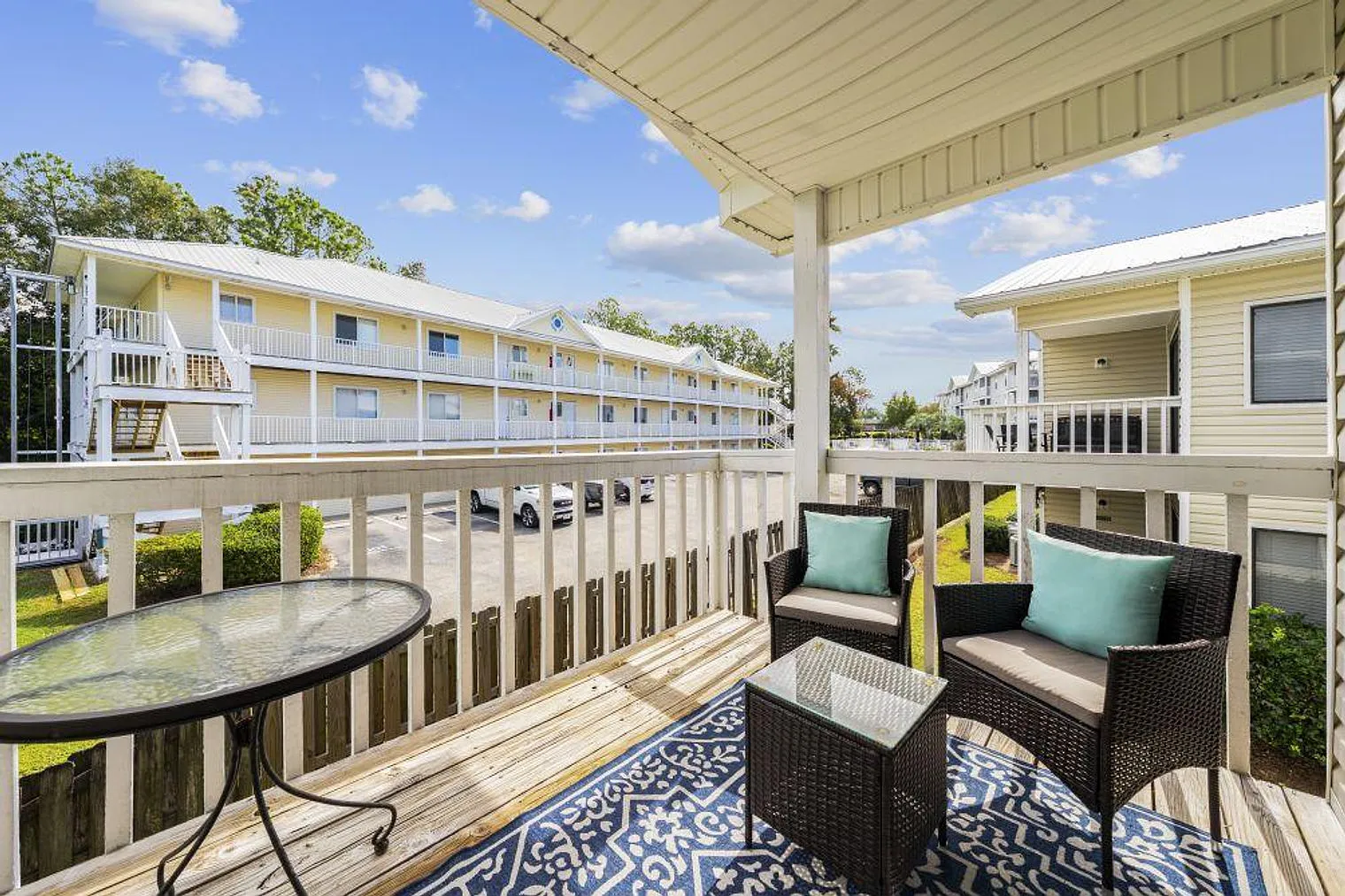 2 bed, 2.0 bath, 871 sqft, $2,850 — Photo 3