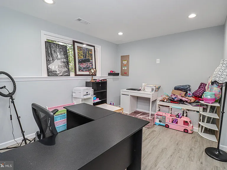 2426 Vineyard Ln — Photo 34