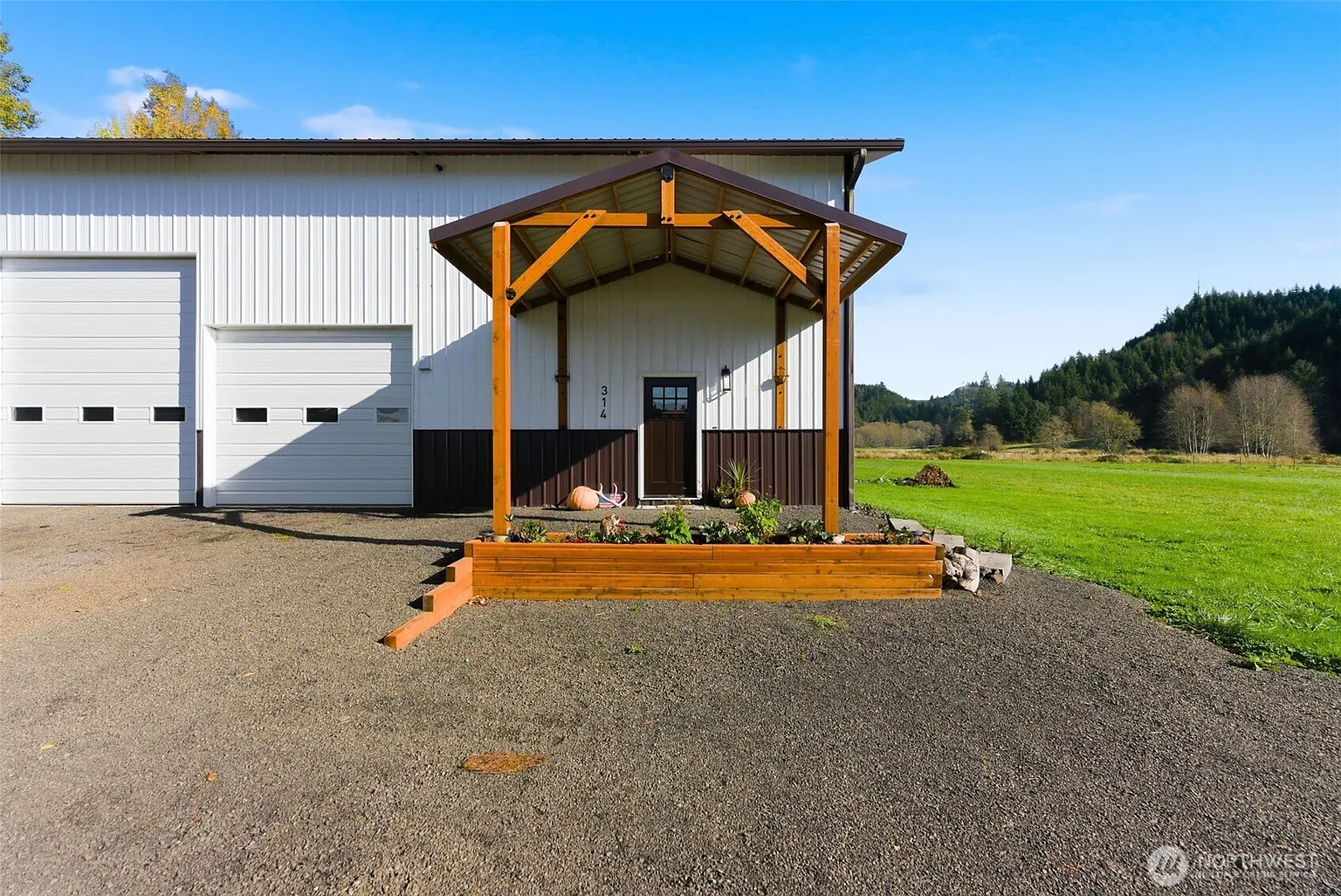 314 E Valley Road photo 1