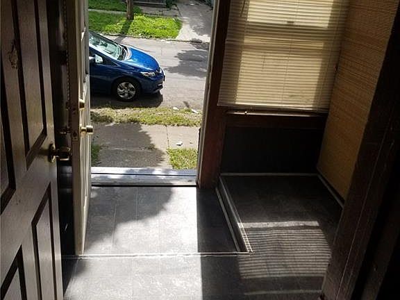 5th image of 114 Domedion Ave