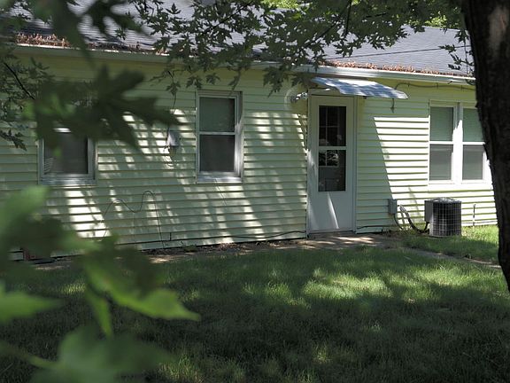 3rd image of 1886 Lewis Dr