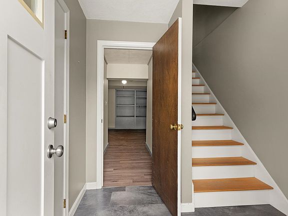 4th image of 32 Frederick St APT 3