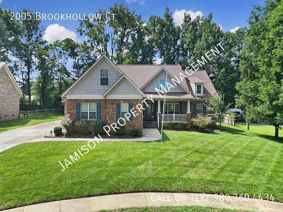 2005 Brookhollow Ct