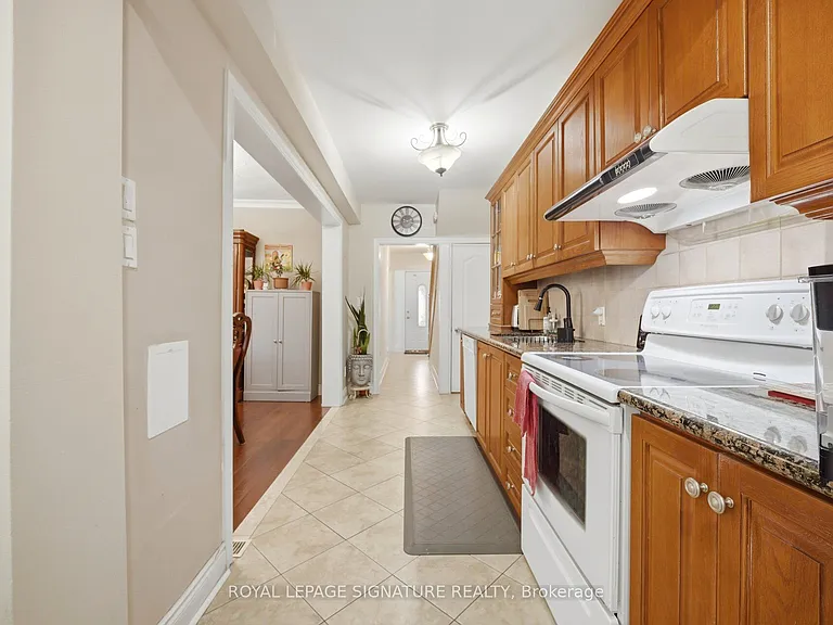 2000 Dufferin St #1 — Photo 16