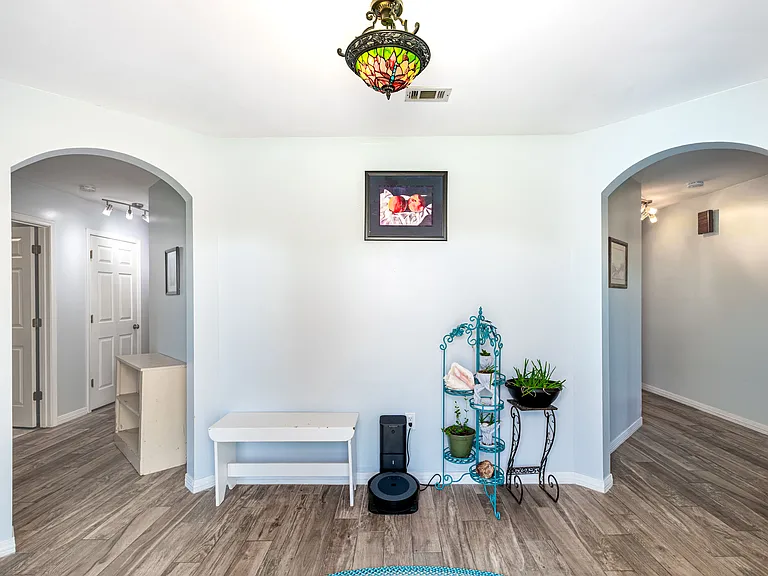 301 Cypress St — Photo 11