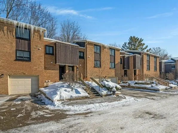 220 Salisbury Ave #23, Cambridge, ON N1S 1K5