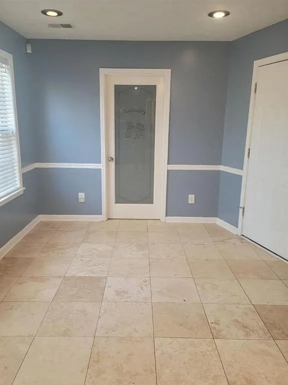 4 bed, 2.5 bath, 2000 sqft, $2,800 — Photo 4