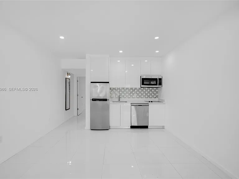 801 15th St #108 — Photo 8