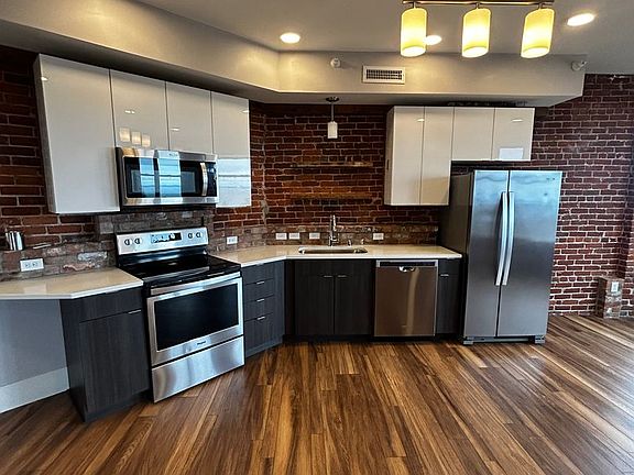 2nd image of 1509 E Superior St #400
