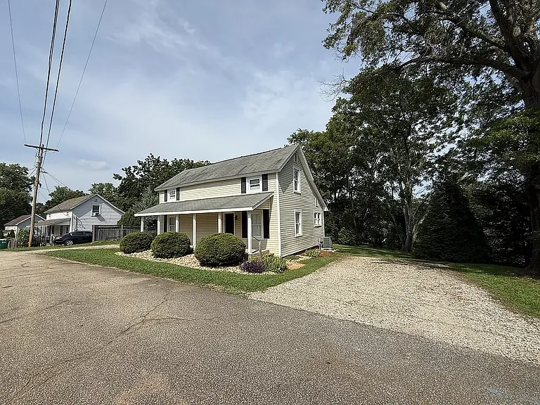 185 Chaffin St — Photo 2