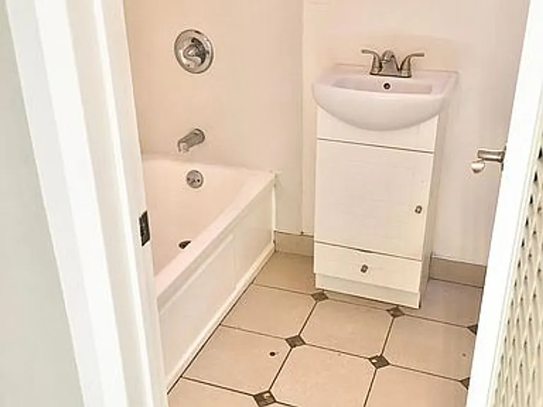 52 East 41st Place — Photo 19