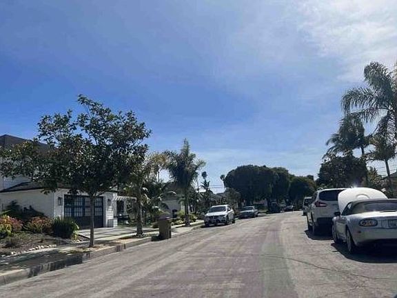 2nd image of 1202 Del Oro Ave