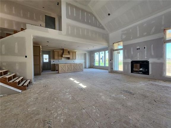 4th image of 4351 Aspen Dr