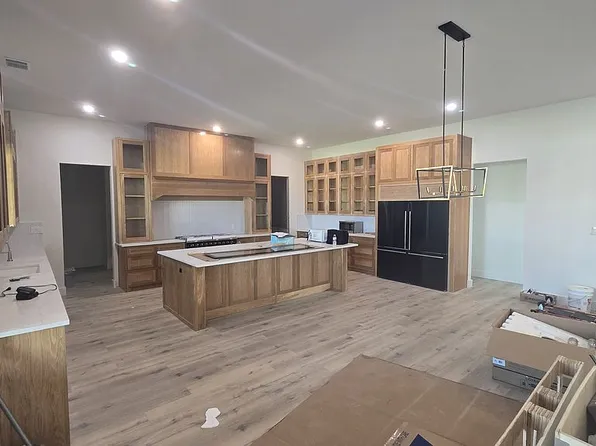 313 Mint Ridge Dr, Burleson, TX 76028