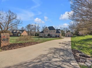 1033 Willow Creek Dr, Newton, NC 28658