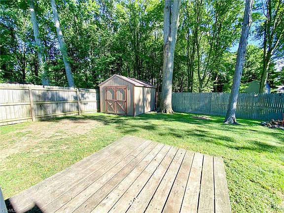 3rd image of 4433 Howard Dr