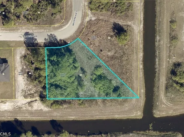 1032 Lakeside Dr, Lehigh Acres, FL 33974