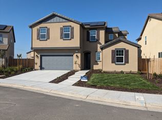 1195 W Pioneer Dr, Madera, CA 93636