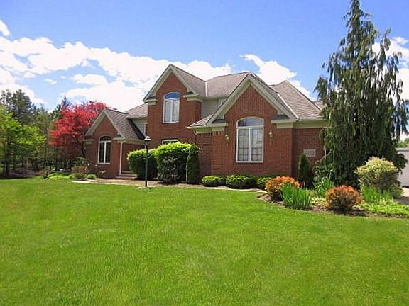 2nd image of 4402 Roxburghe Dr