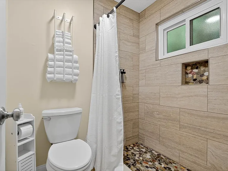 3520 Clifden Dr — Photo 18