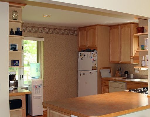 2nd image of 1765 Mead Ln