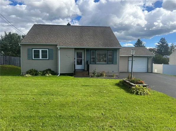 516 Rockhaven Rd, Utica, NY 13502