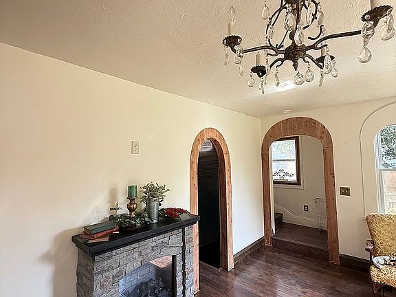 4th image of 292 Ivy Pl