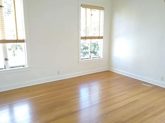 5th image of 6924 Oakwood Ave