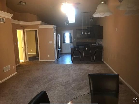 3rd image of 11238 Pike Pl