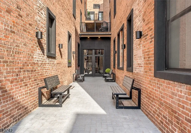 189 Dayton Ave #101 — Photo 25