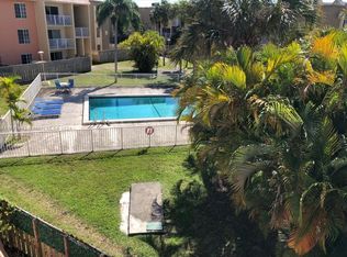 5231 Geneva Way, Doral, FL 33166