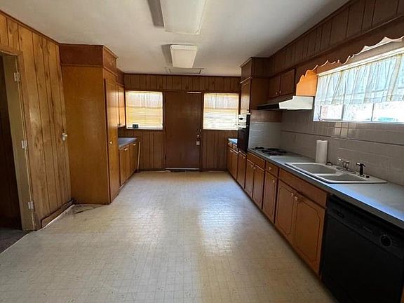 4th image of 823 Elliott Rd