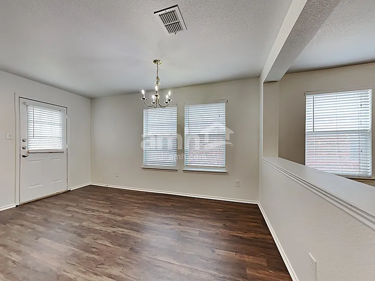 10032 Cougar Trl — Photo 6