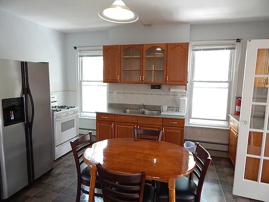 Rented by Capri Jet Realty Corp | media 9