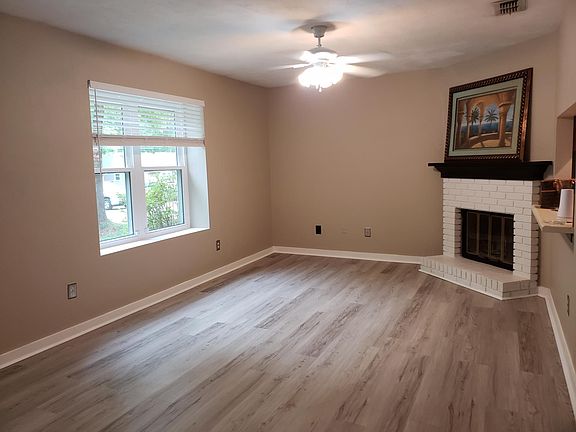 4th image of 2212 Victory Garden Ln