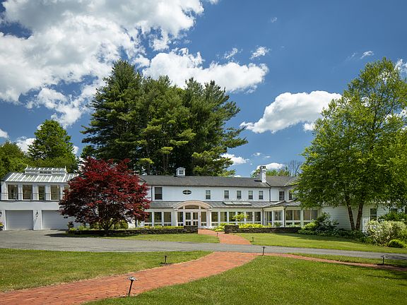 119 Under Mountain Rd