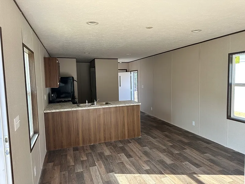 3 bed, 2.0 bath, $945 — Photo 2