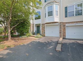 7 Gillian Ct, Monroe, NY