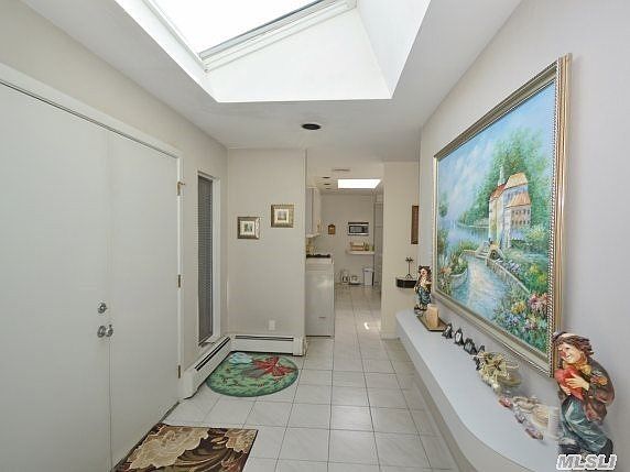 2nd image of 9 Broadoak Ln