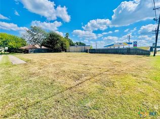 7002 Nursery Dr, Victoria, TX 77904