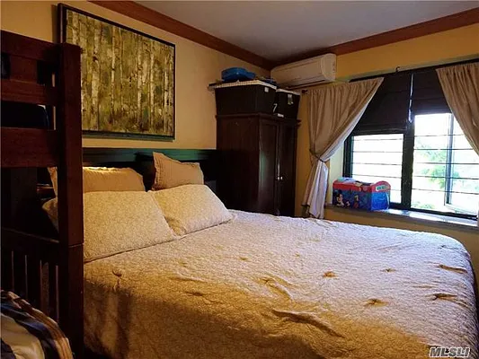 Sold by Winzone Realty Inc | media 5