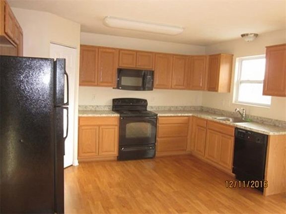 4th image of 105 Cinque Terra Pl