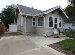 523 12th St, West Des Moines, IA 50265
